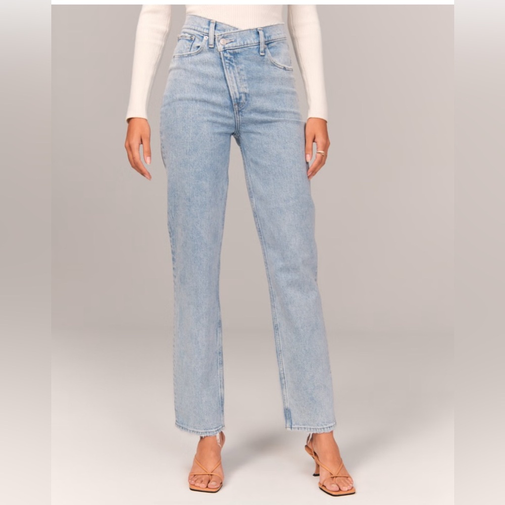 Abercrombie & Fitch Ultra High Rise 90s Straight Jeans – 26 regular